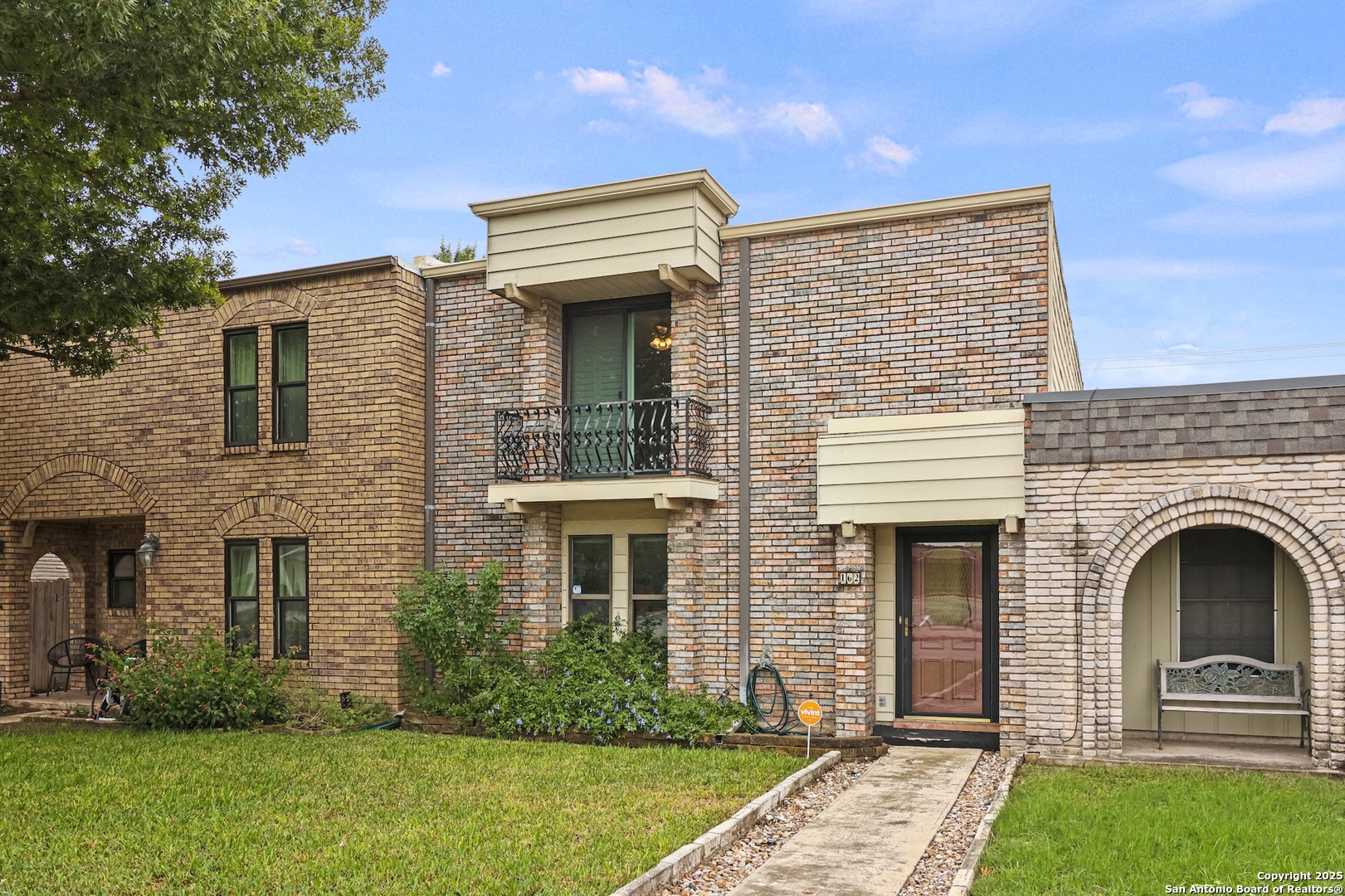 162 Amistad Universal City TX 78148