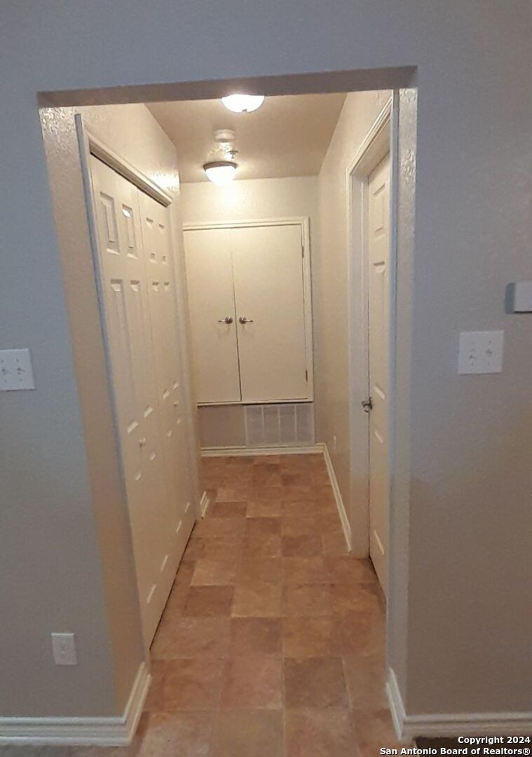 112 Lone Oak Floresville TX 78114