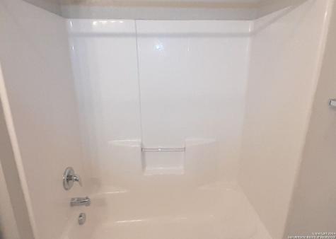 112 Lone Oak Floresville TX 78114
