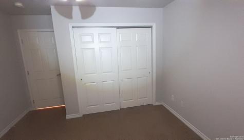 112 Lone Oak Floresville TX 78114