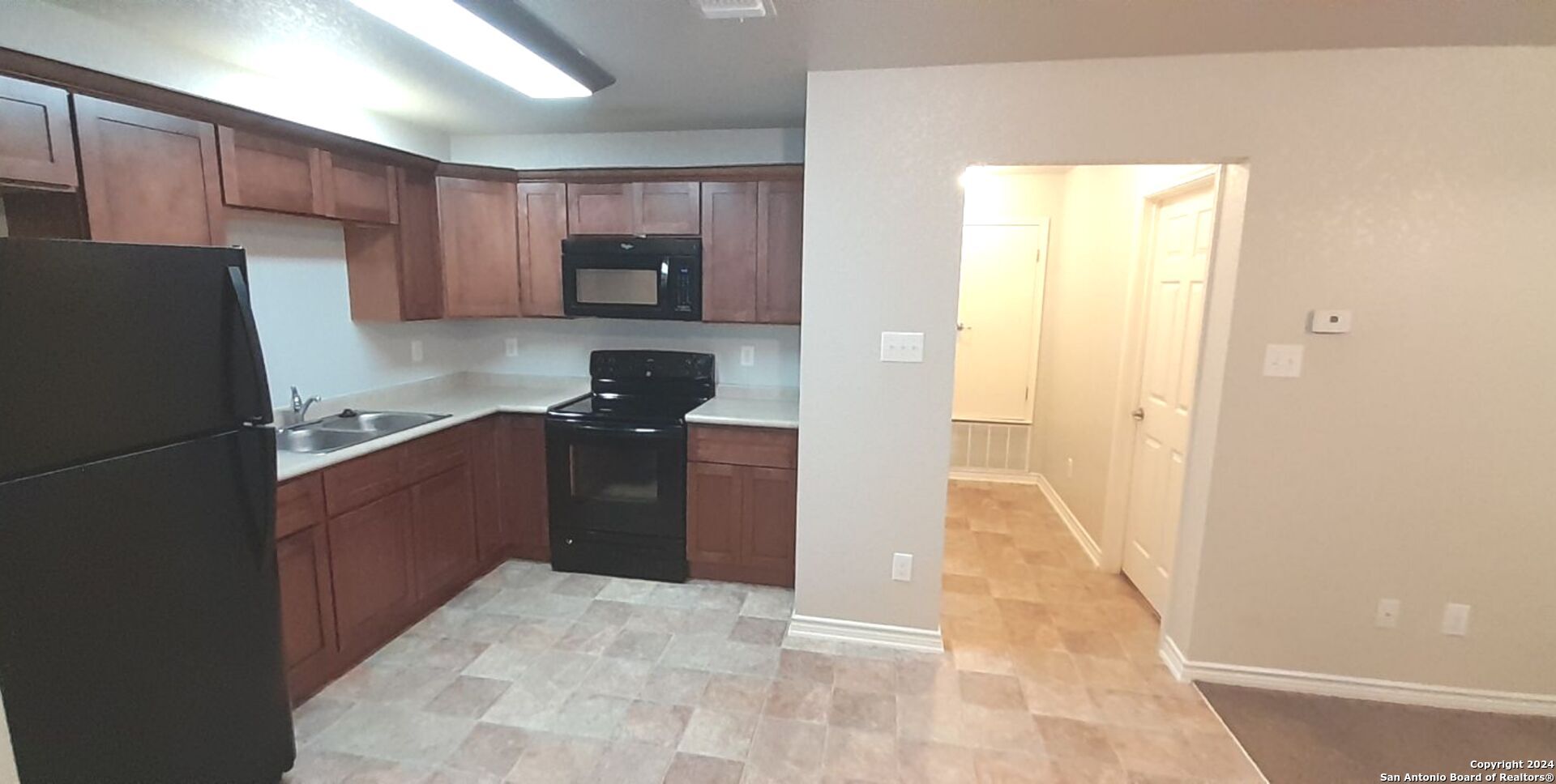 112 Lone Oak Floresville TX 78114