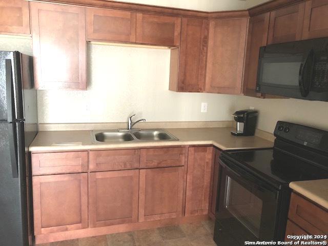 112 Lone Oak Floresville TX 78114