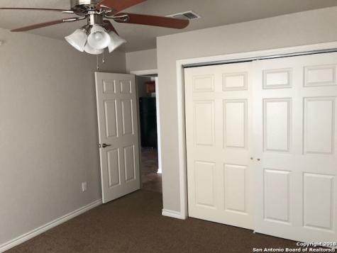 112 Lone Oak Floresville TX 78114