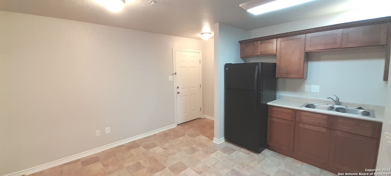 112 Lone Oak Floresville TX 78114