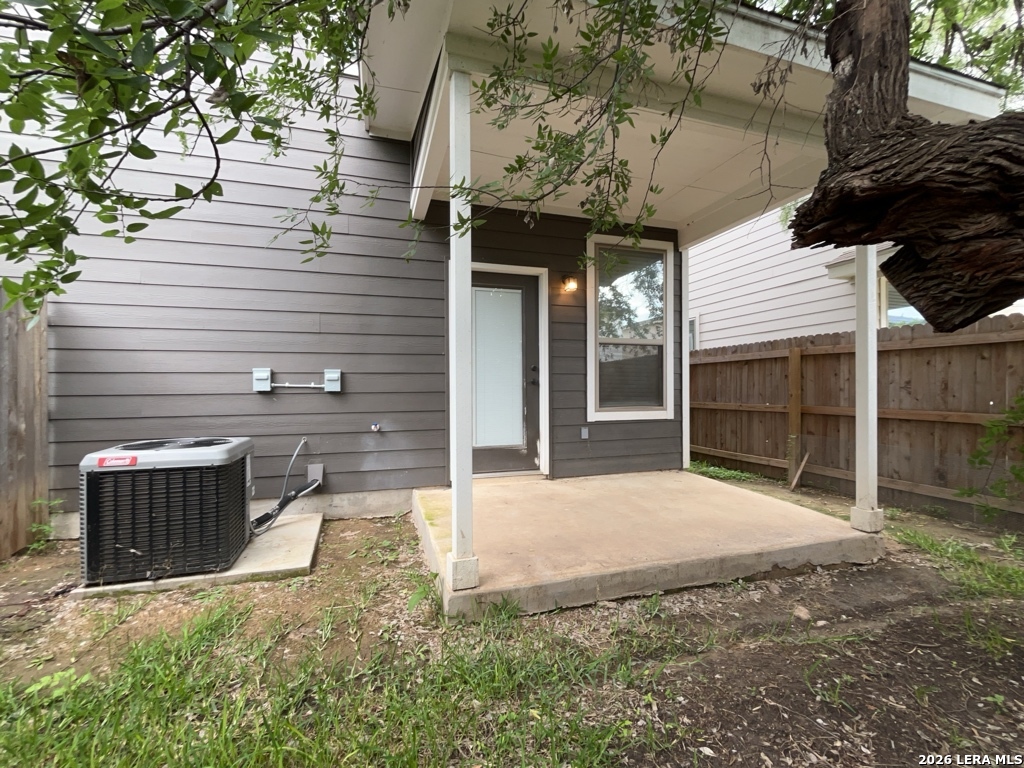 2515 Lynwood Bend San Antonio TX 78245