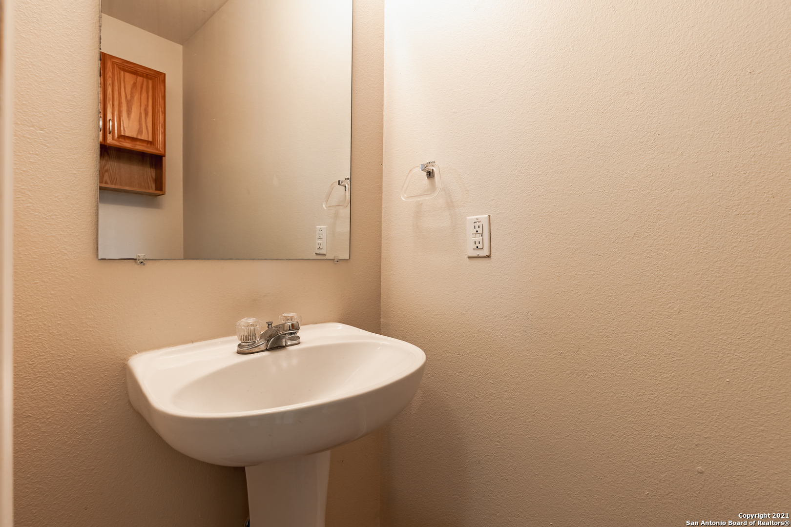 5018 Summit Pass San Antonio TX 78229
