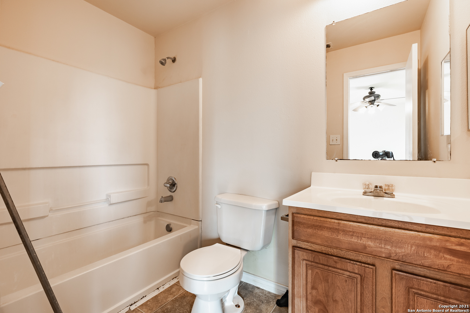 5018 Summit Pass San Antonio TX 78229