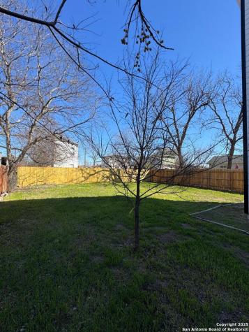 642 N San Gabriel San Antonio TX 78228