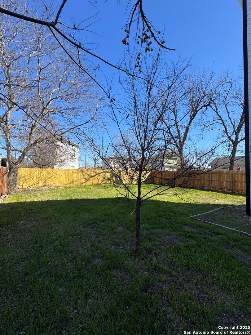 642 N San Gabriel San Antonio TX 78228