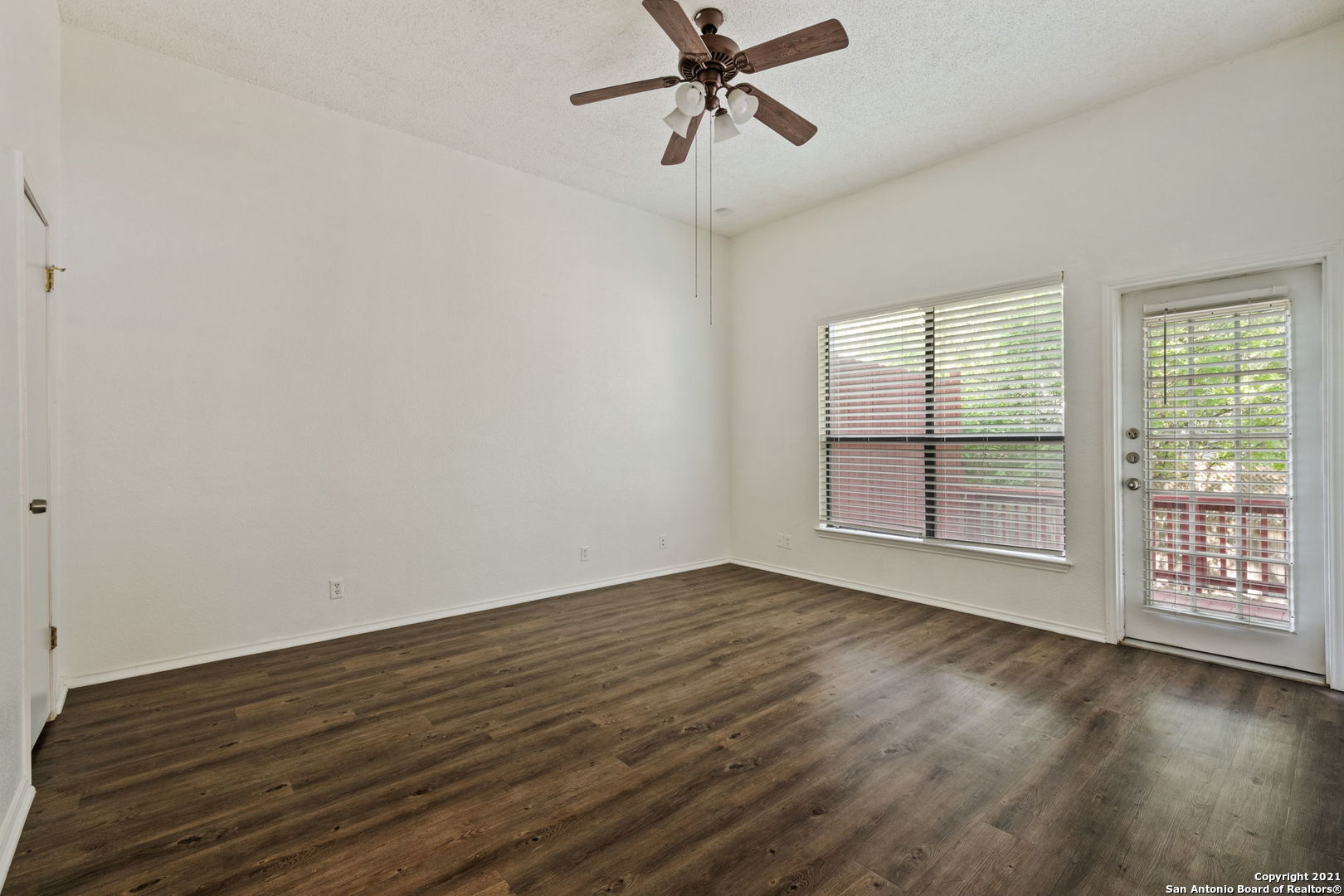 6406 Brook Cove San Antonio TX 78240