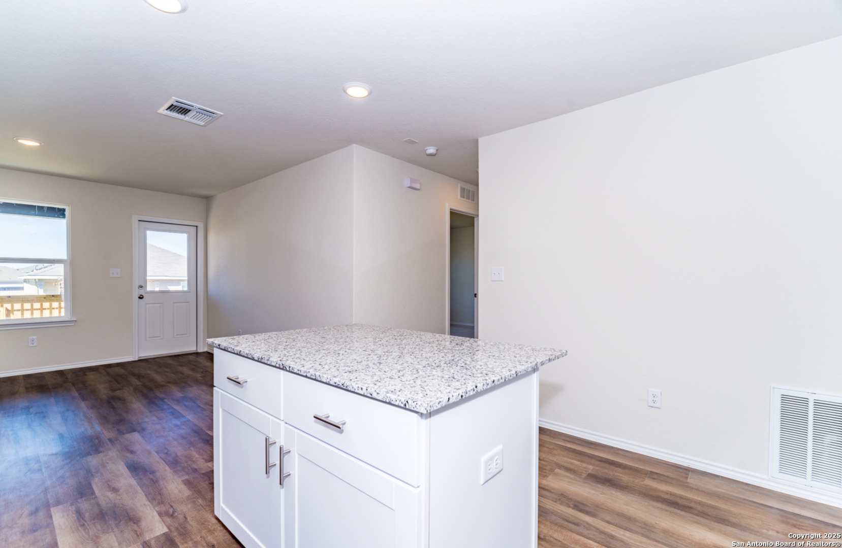 5911 Rolling Glen San Antonio TX 78218