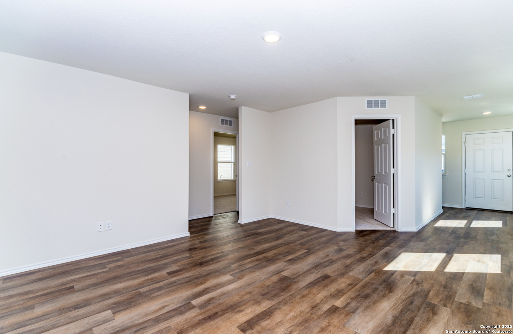 5911 Rolling Glen San Antonio TX 78218