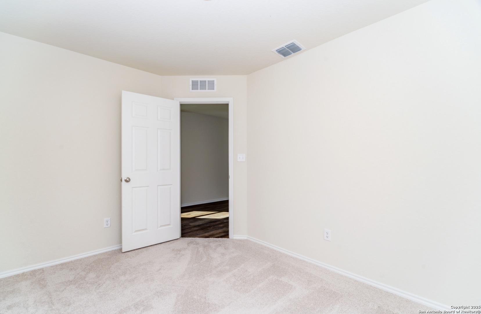 5911 Rolling Glen San Antonio TX 78218