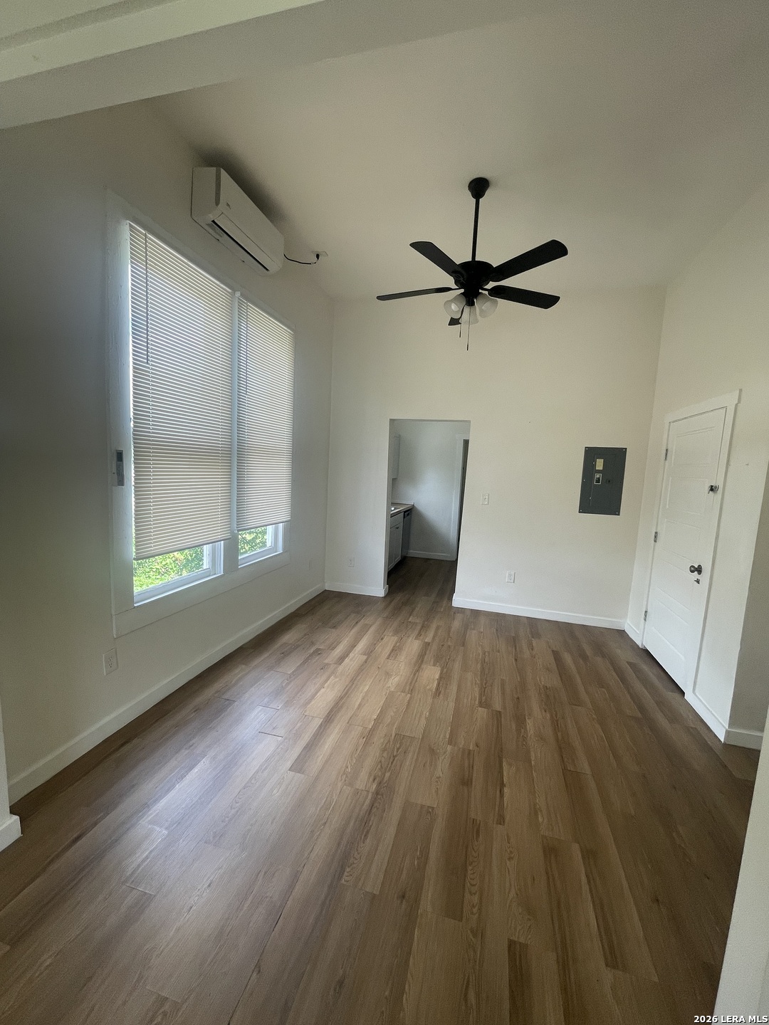1815 E Houston Street San Antonio TX 78202