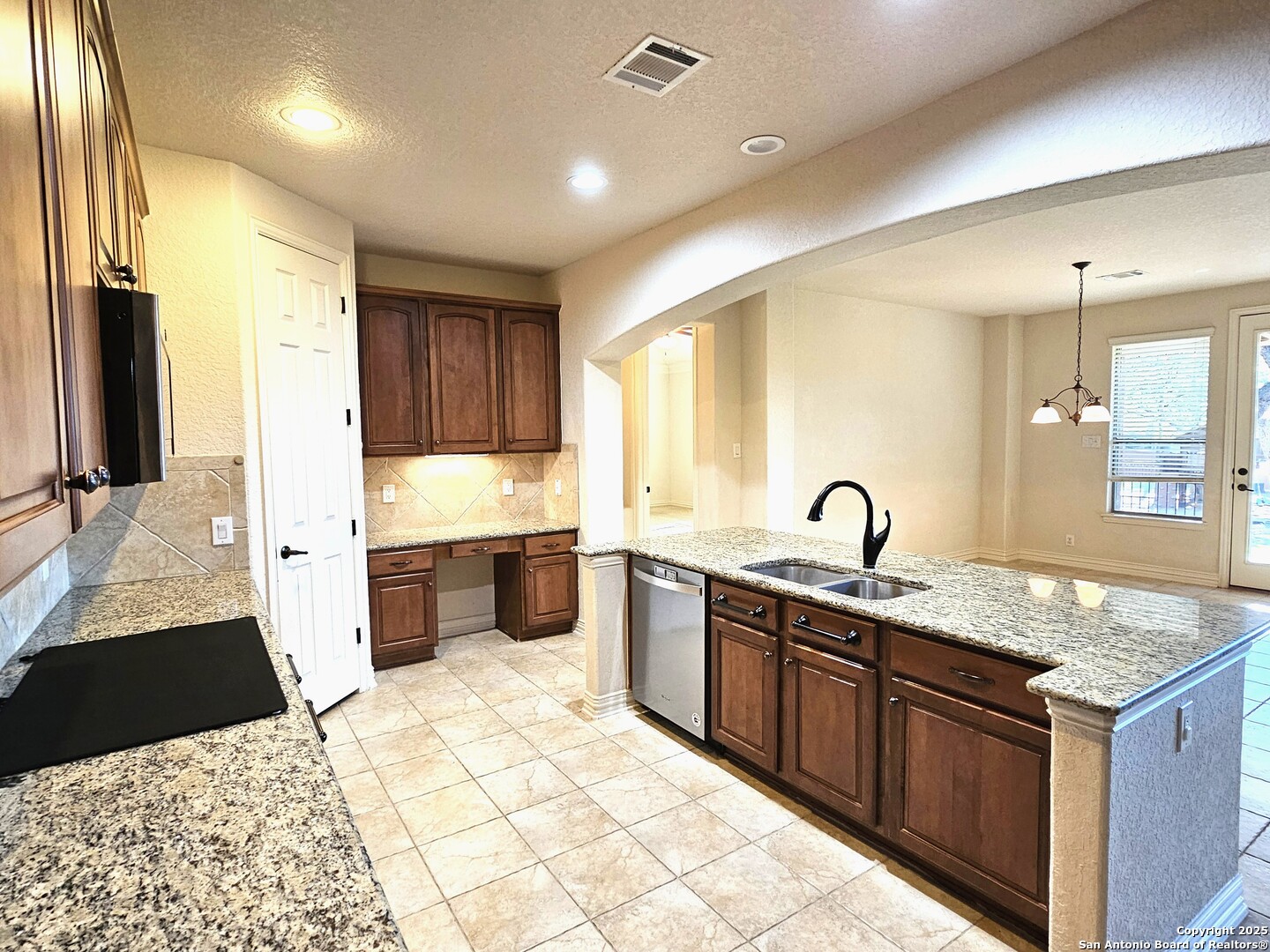 8834 Cherokee Path Garden Ridge TX 78266