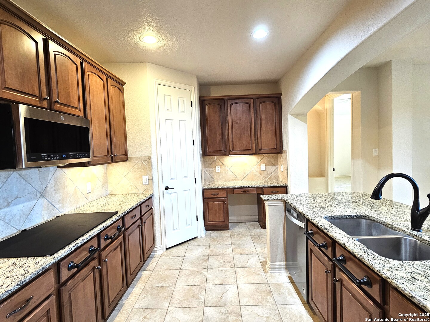 8834 Cherokee Path Garden Ridge TX 78266