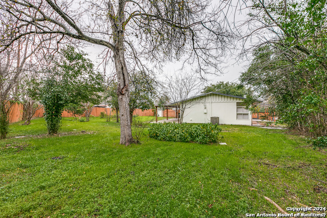 511 E Hathaway Drive San Antonio TX 78209
