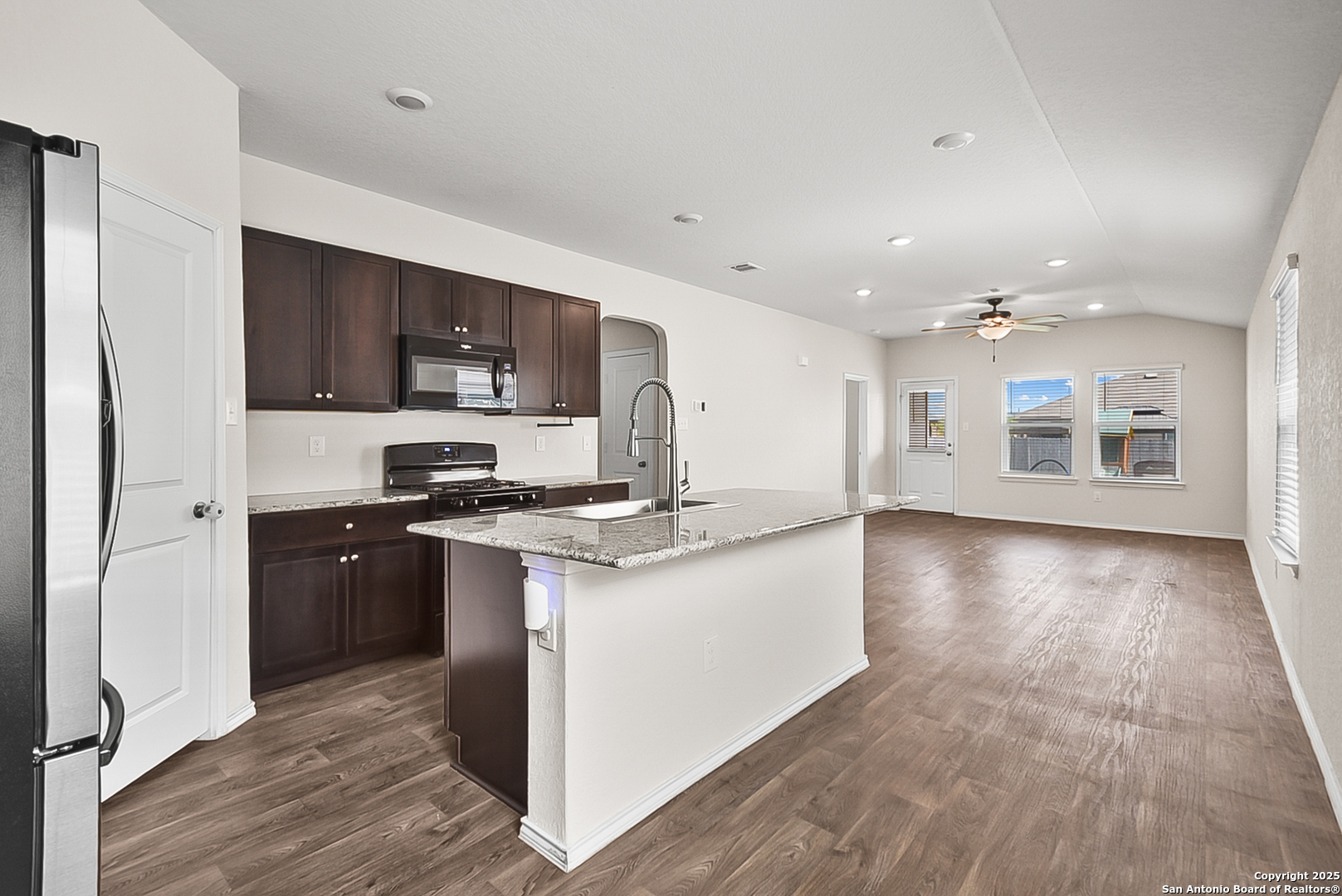 12122 Pease River San Antonio TX 78245