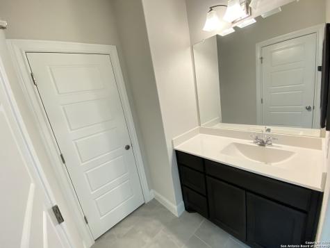 5834 Burro Stone San Antonio TX 78253
