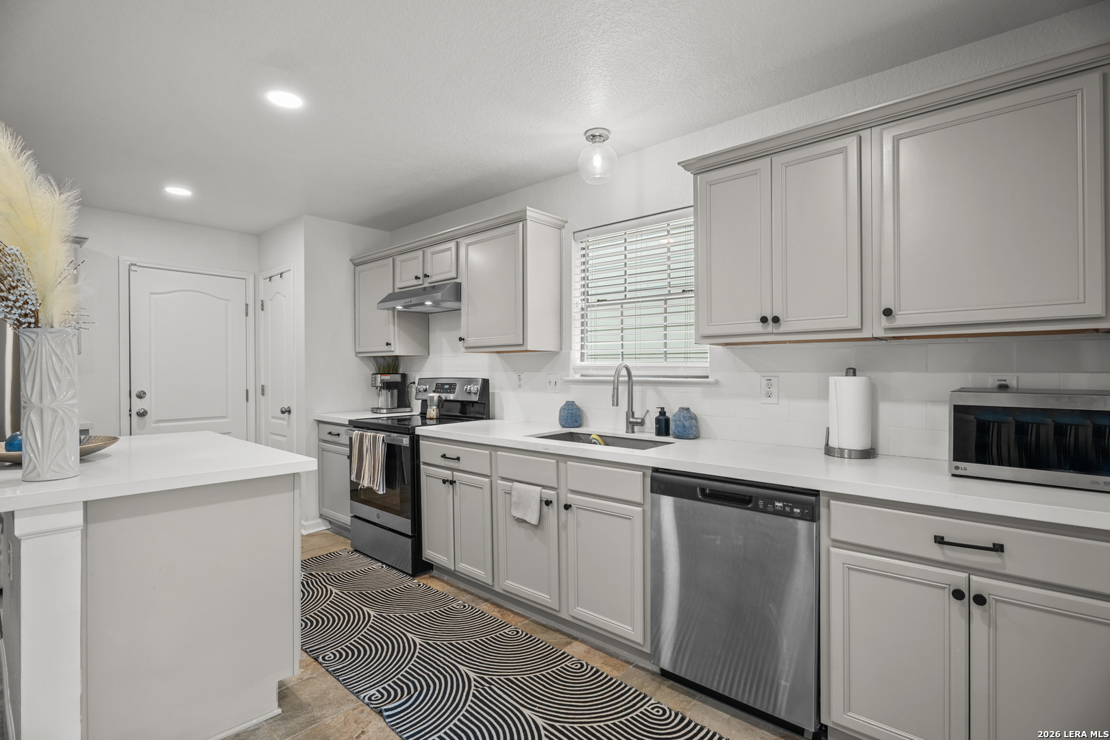 7711 Dusty Diamond San Antonio TX 78249