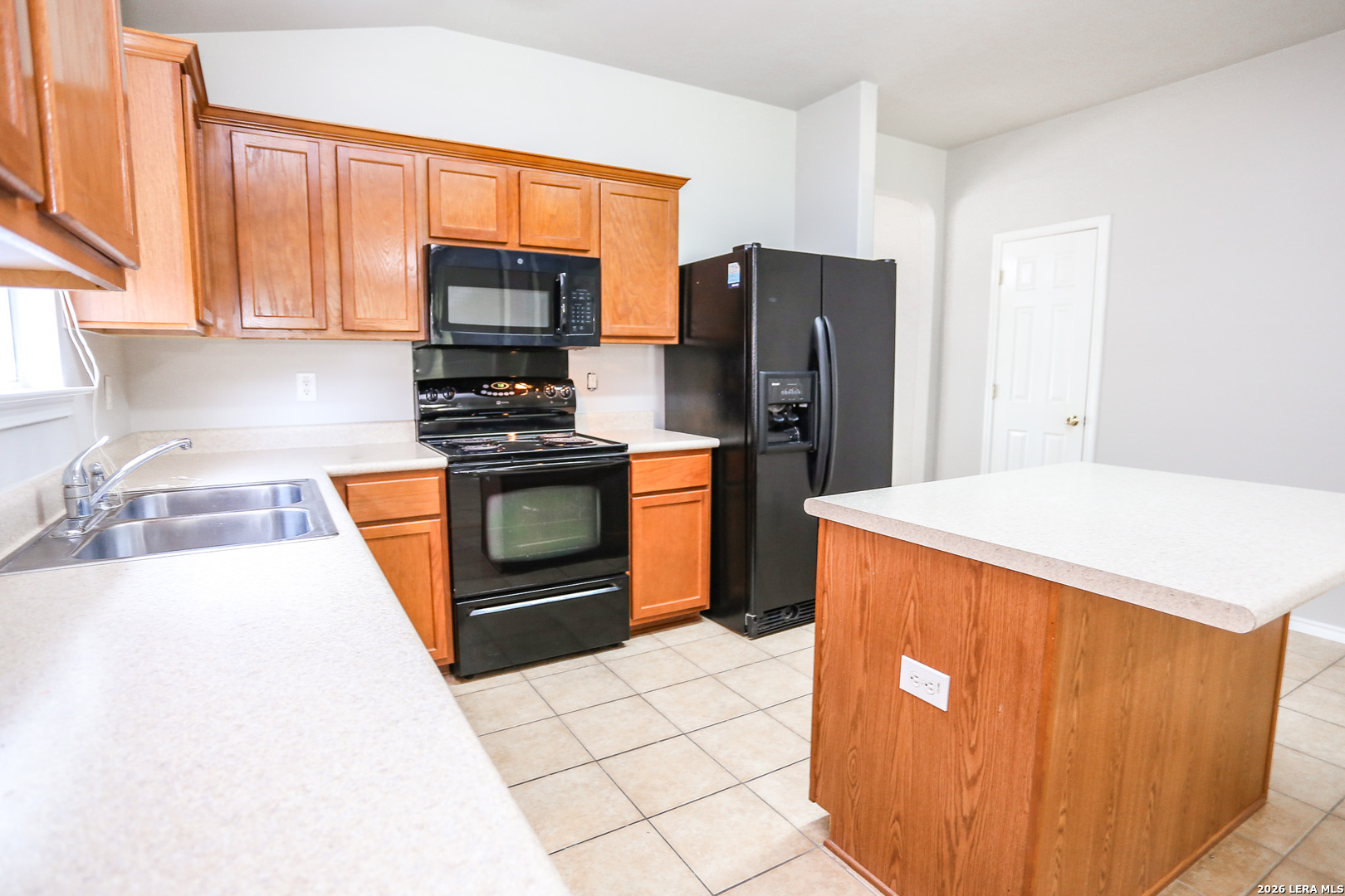 6915 Cutting Creek San Antonio TX 78244