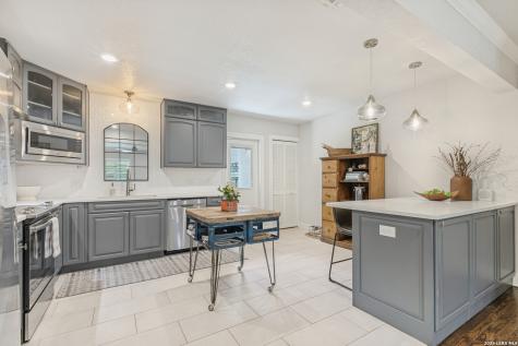 488 E Olmos Olmos Park TX 78212