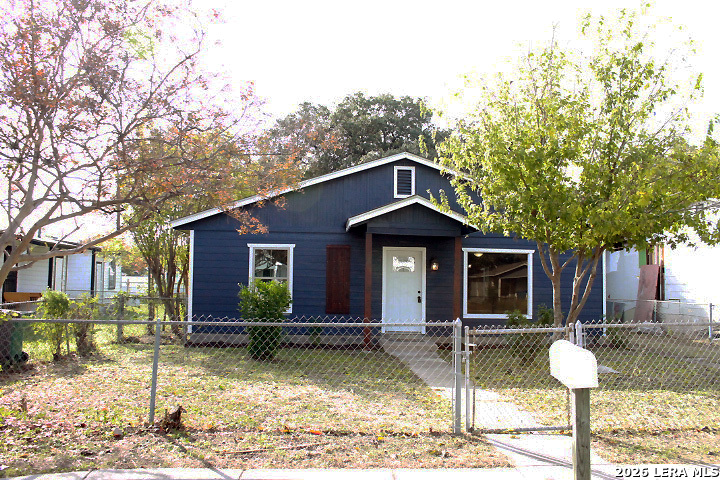 1006 Division San Antonio TX 78225