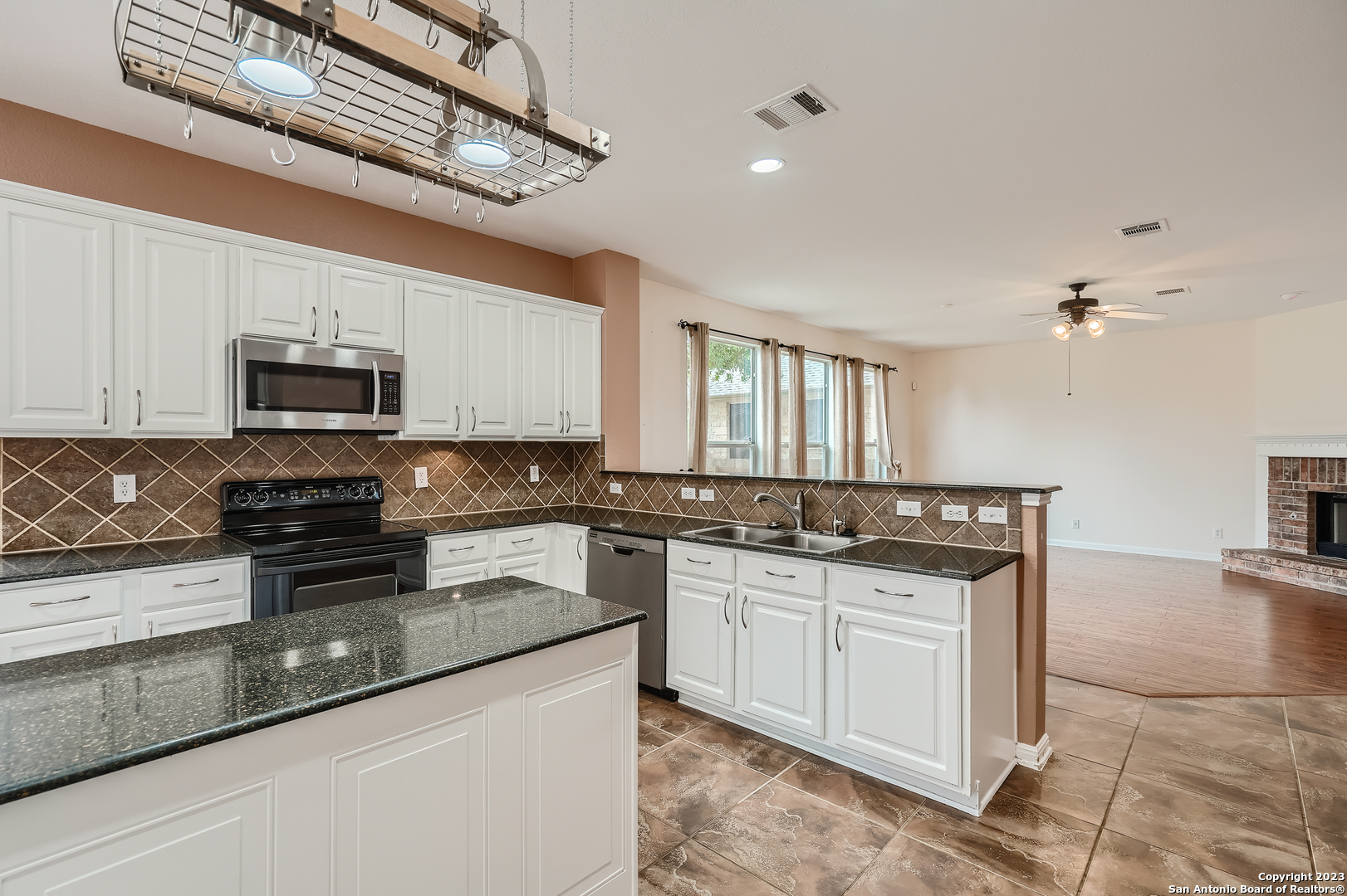 1223 Sand Wedge San Antonio TX 78258