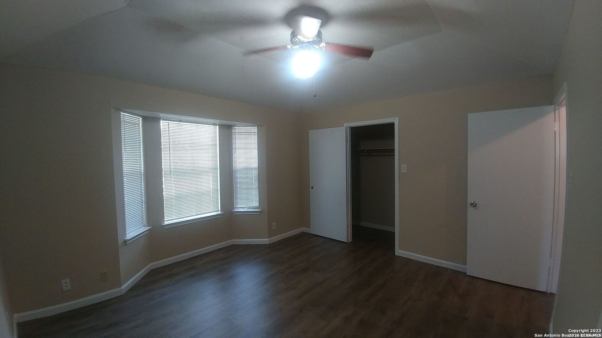 8131 Forest Dawn Live Oak TX 78233