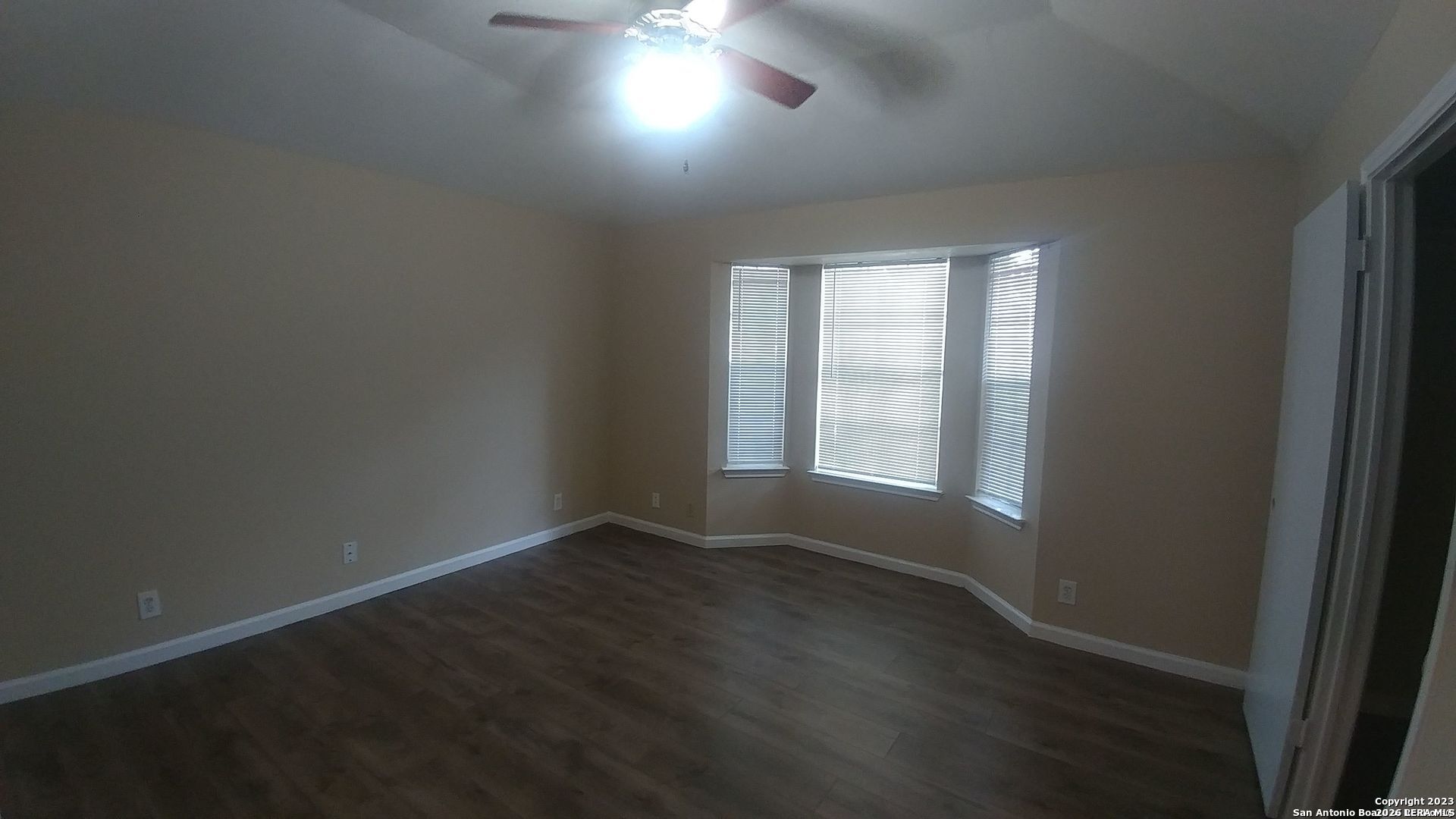 8131 Forest Dawn Live Oak TX 78233