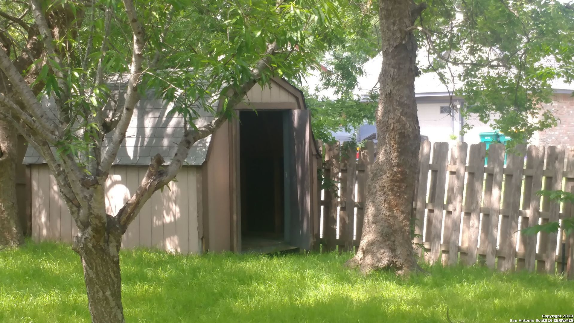 8131 Forest Dawn Live Oak TX 78233