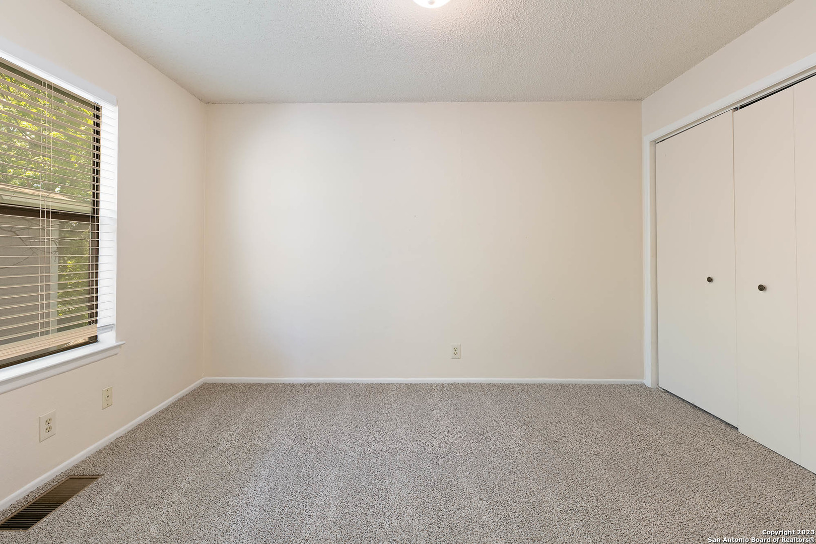 326 W Byrd Boulevard Universal City TX 78148