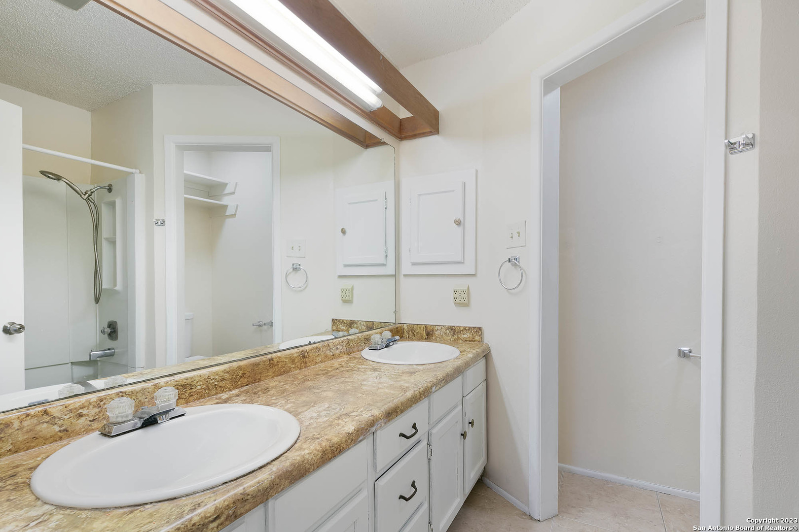 326 W Byrd Boulevard Universal City TX 78148