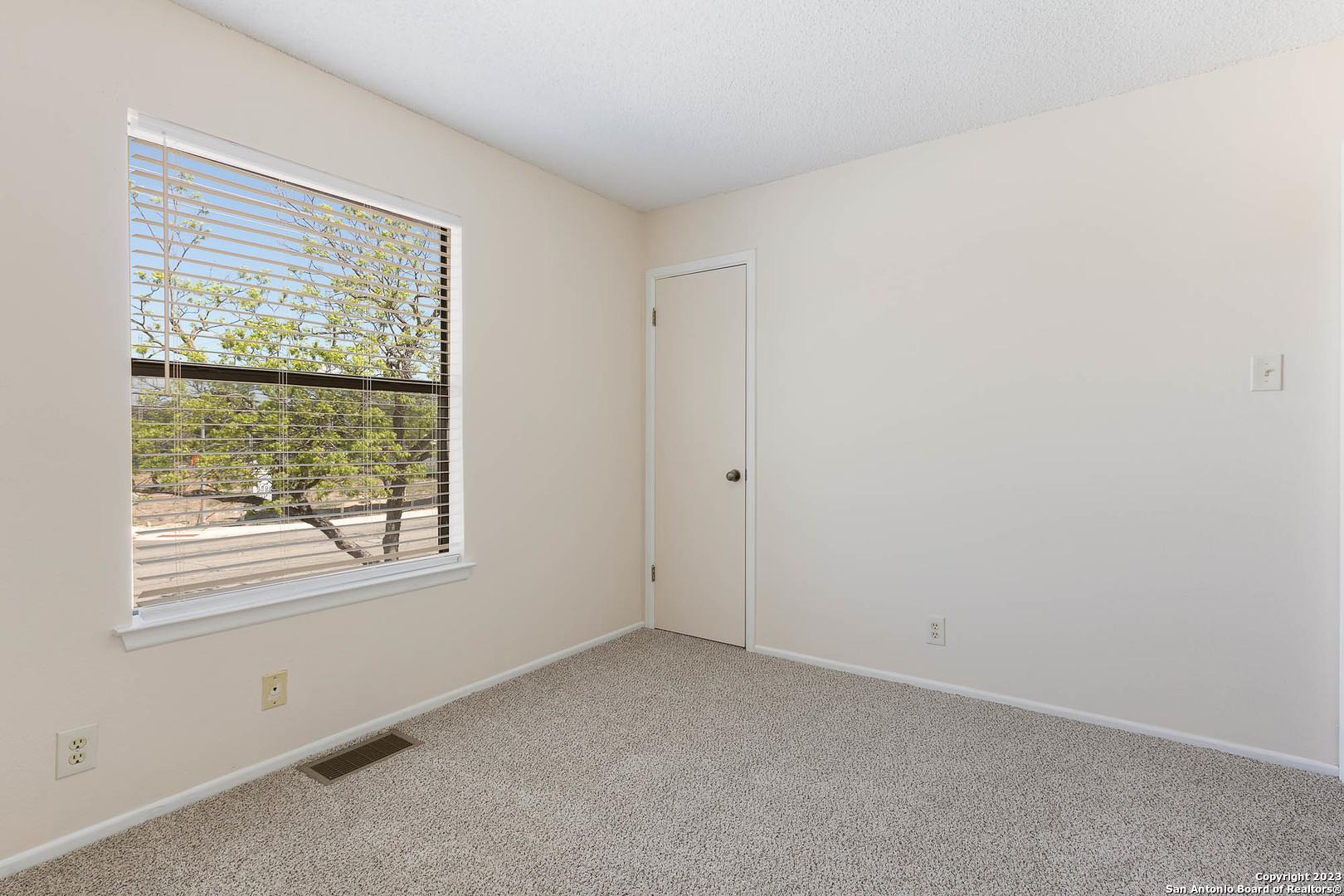 326 W Byrd Boulevard Universal City TX 78148