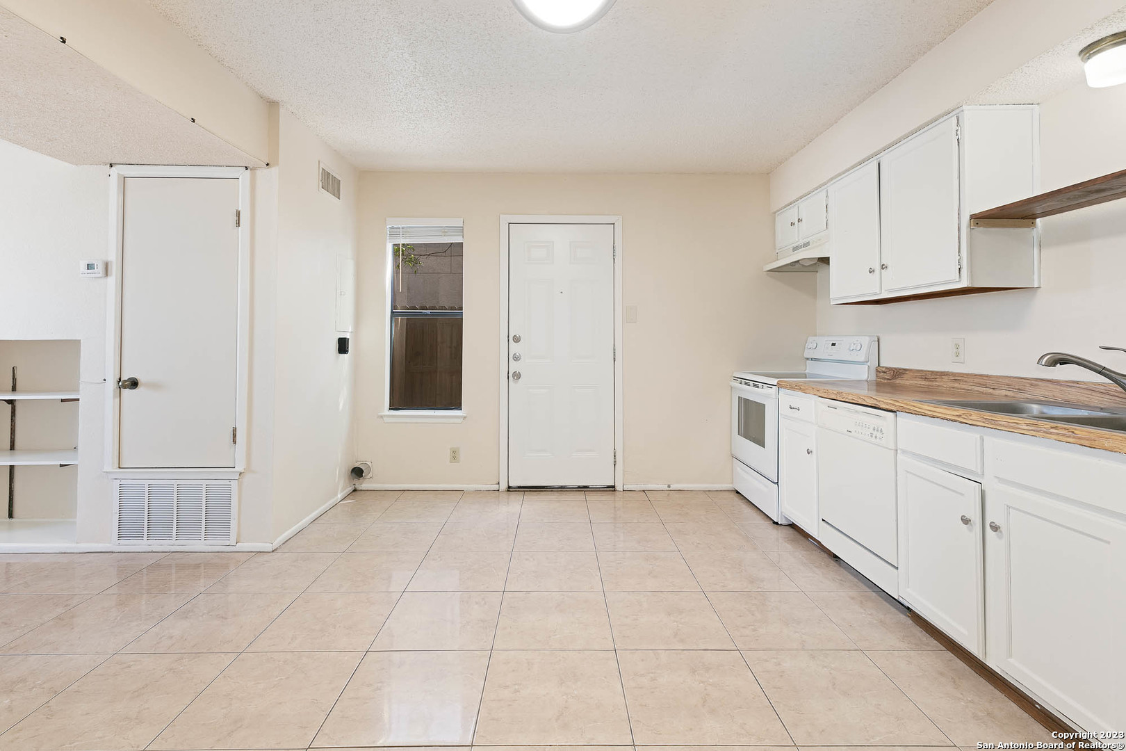 326 W Byrd Boulevard Universal City TX 78148