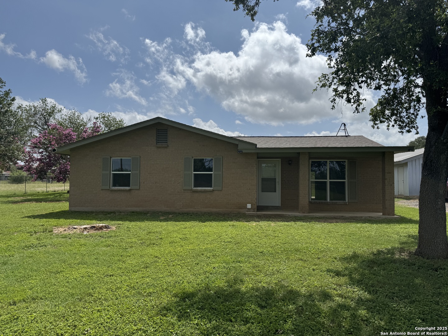 74 Mccoy Lytle TX 78052
