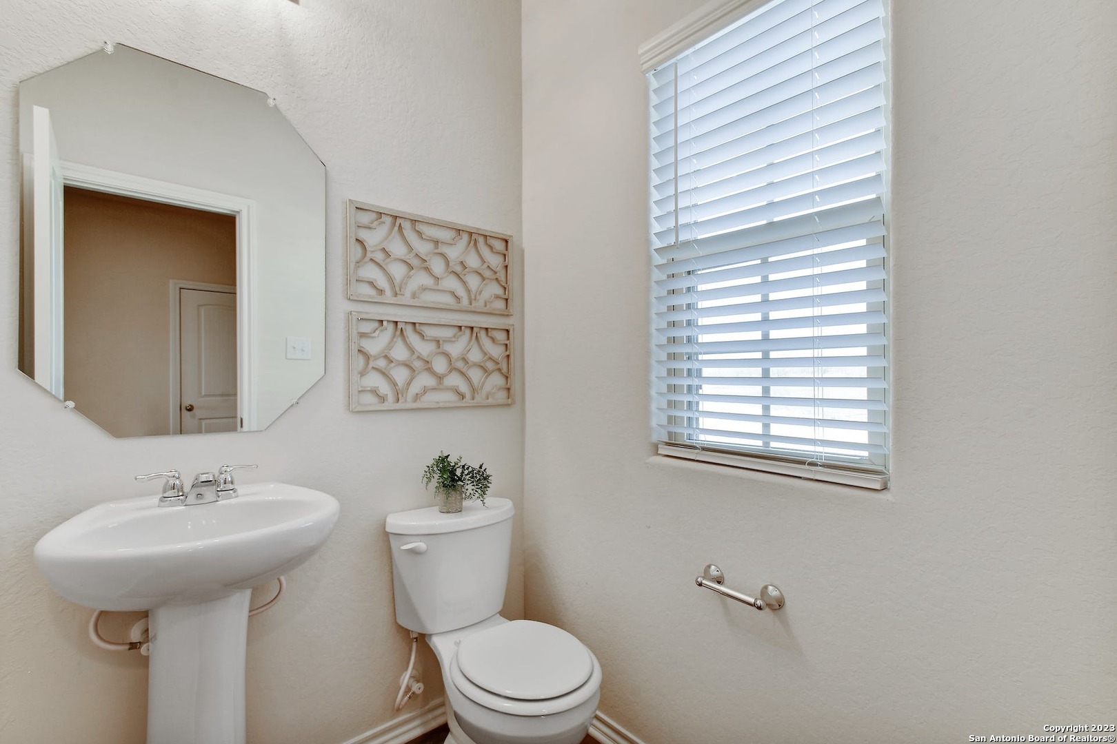 4715 Corona Australis San Antonio TX 78245