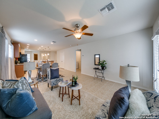 3359 Blossom Row San Antonio TX 78253