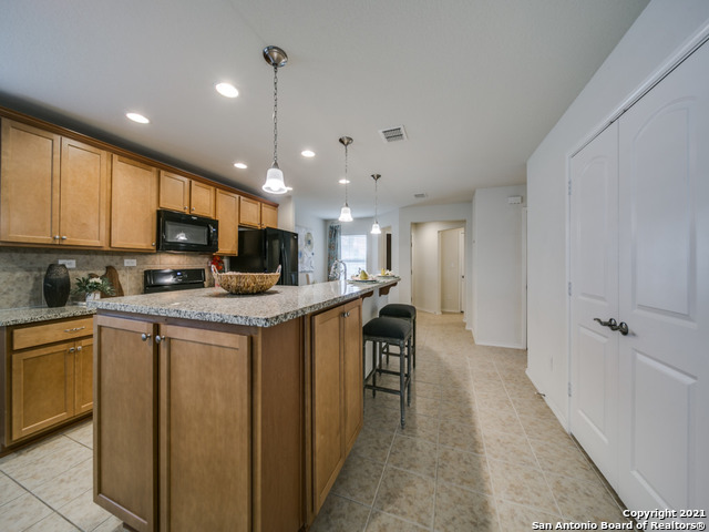 3359 Blossom Row San Antonio TX 78253