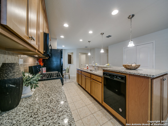 3359 Blossom Row San Antonio TX 78253