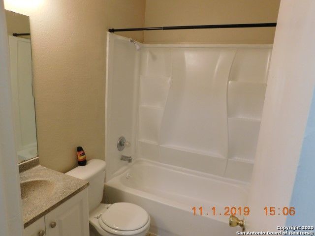 5212 Meadow Field San Antonio TX 78250