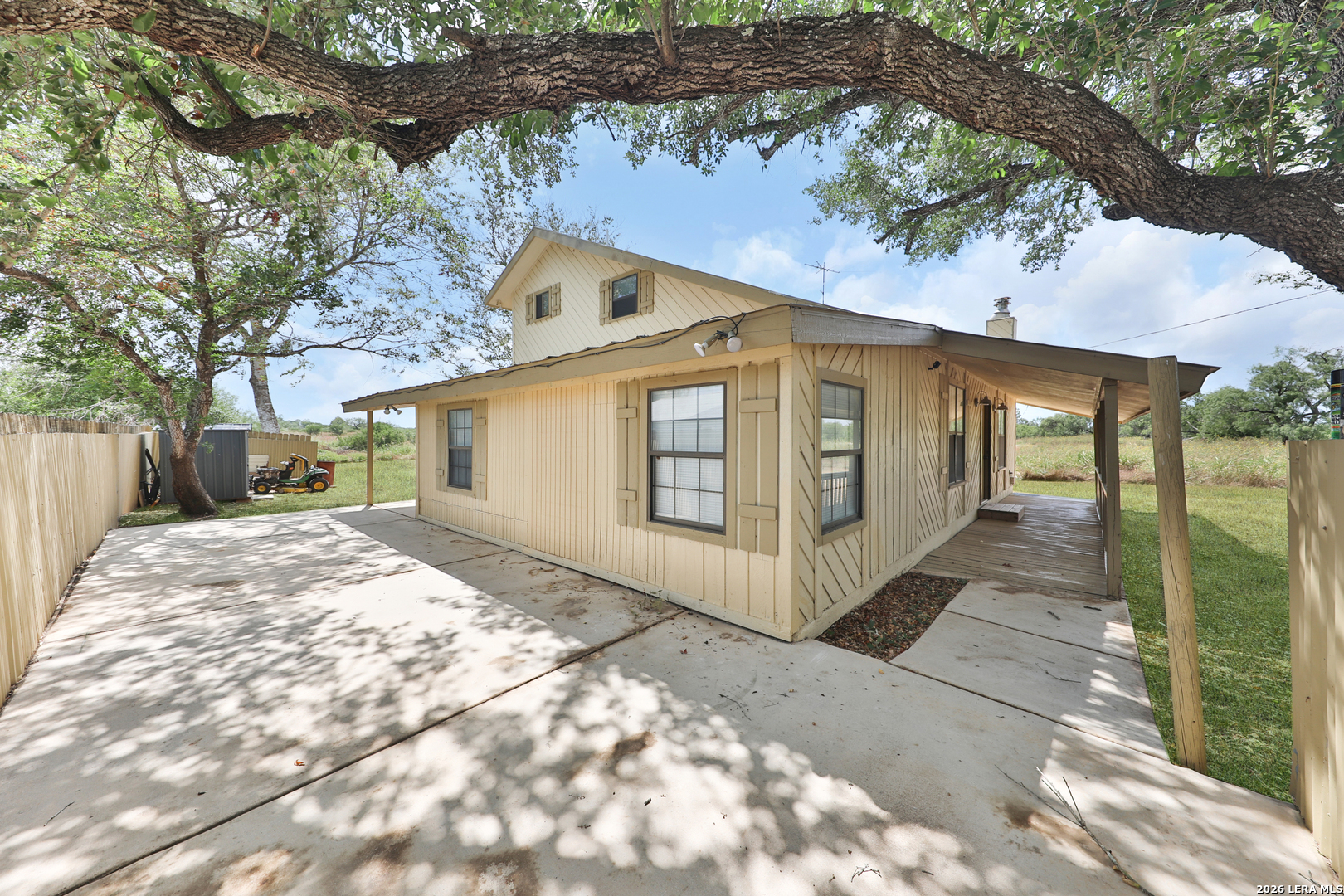 795 S State Highway 16 Jourdanton TX 78026