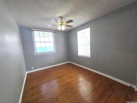 7965 E. 6th Street Somerset TX 78069