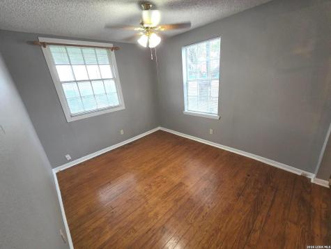 7965 E. 6th Street Somerset TX 78069