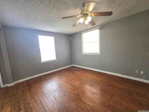 7965 E. 6th Street Somerset TX 78069