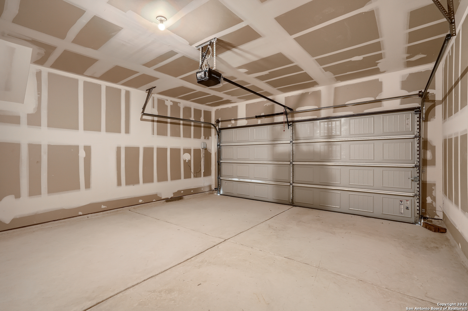 11107 Hilltop Barn San Antonio TX 78254