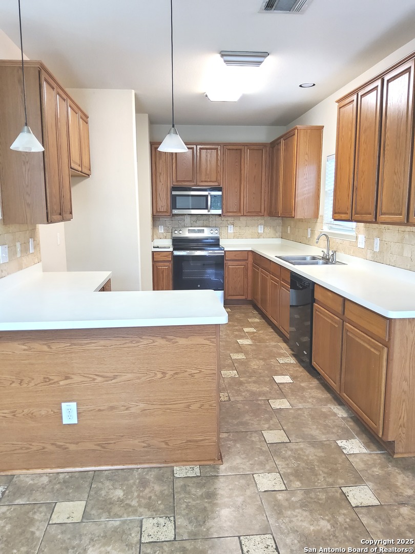 21735 Thunder Basin San Antonio TX 78261