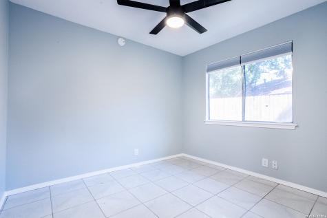 5275 Meadow Rise San Antonio TX 78250
