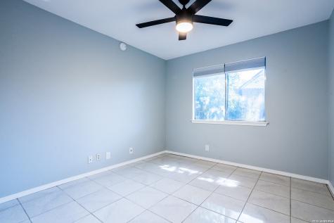 5275 Meadow Rise San Antonio TX 78250