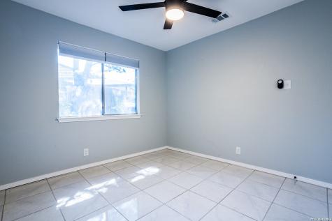 5275 Meadow Rise San Antonio TX 78250